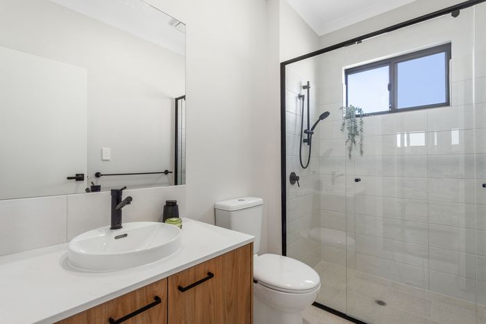 Private ensuite bathroom
